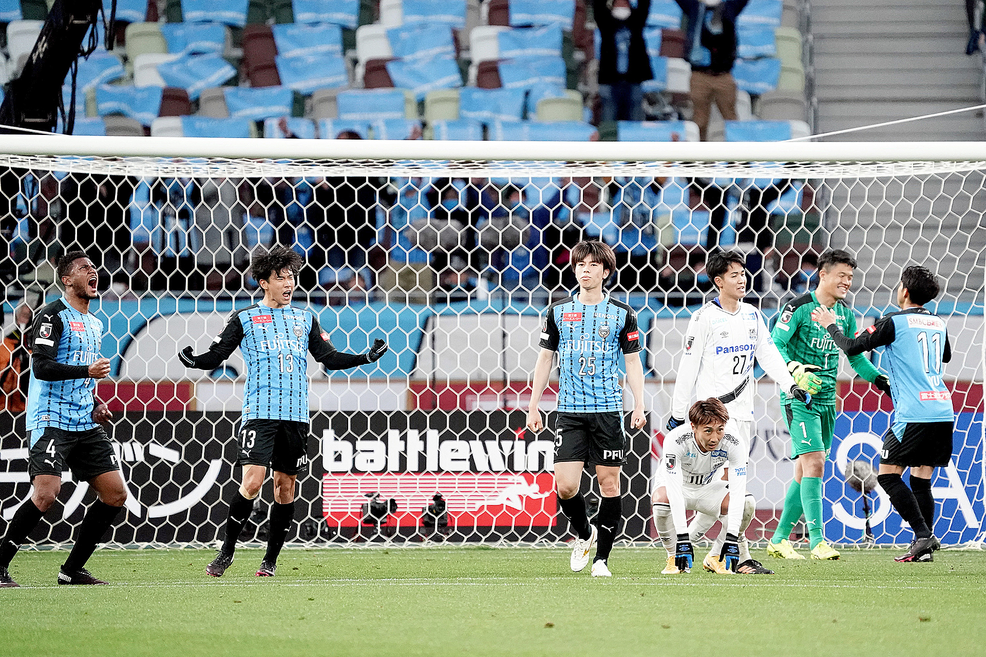 G大阪の 三笘封じ を凌駕し2冠達成 フロンターレの 日本サッカーの 正解 に逆行する サポート と プレーテンポ Footballista フットボリスタ