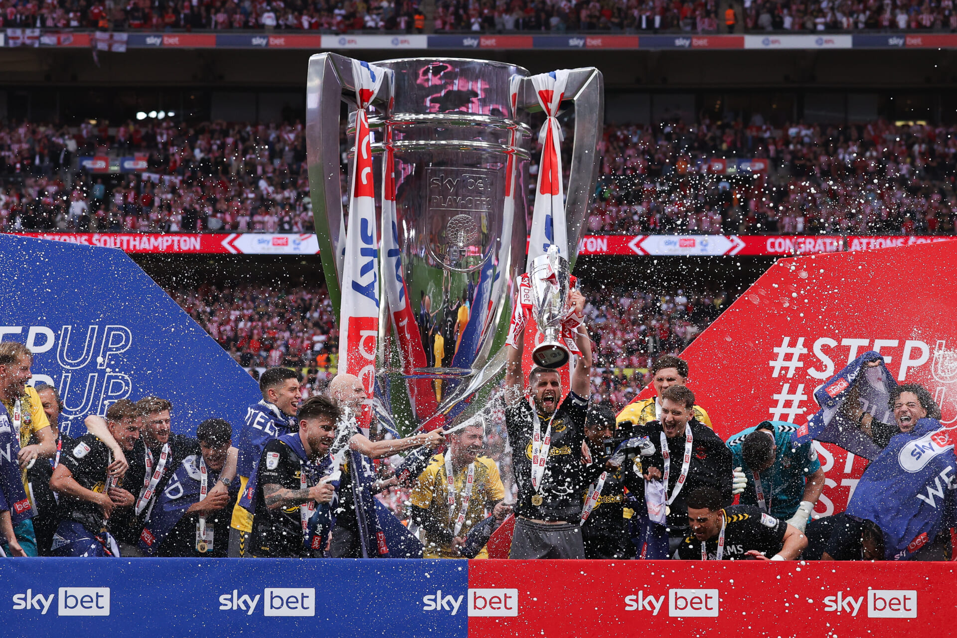 現イングランド代表に19人を輩出！日本人選手も続々挑戦中！「世界有数の下部リーグ」EFL、チャンピオンシップが侮れない理由